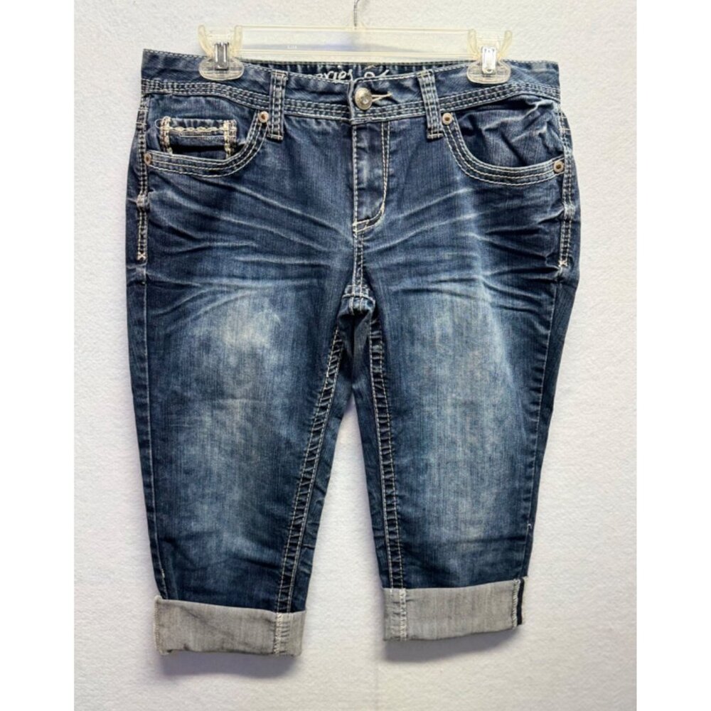 Amethyst Series 31 Stretch Medium Dark Wash Cuffed Capris Size 11